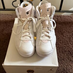 Women White and Pink Sneakers